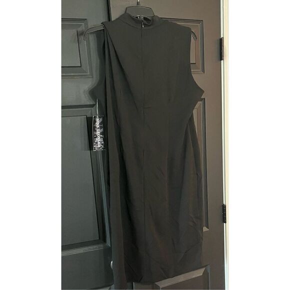 Nina Leonard Keyhole Sheath Dress - Picture 3 of 7